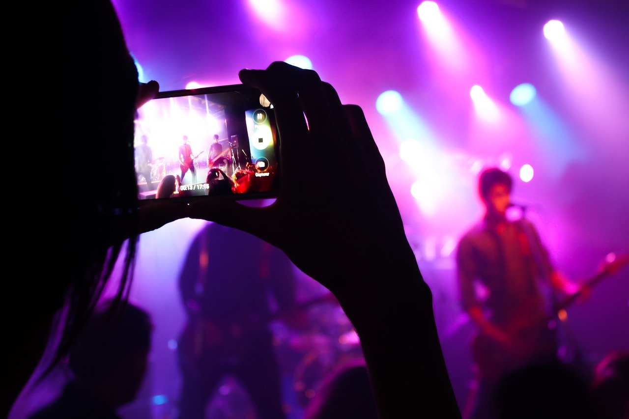 Pourquoi une petite salle de concert attire le public européen ?